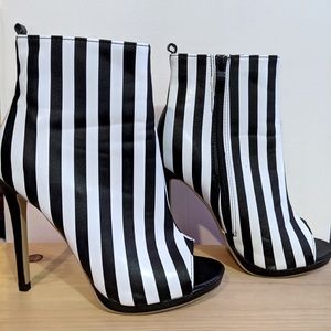 Striped boot heels